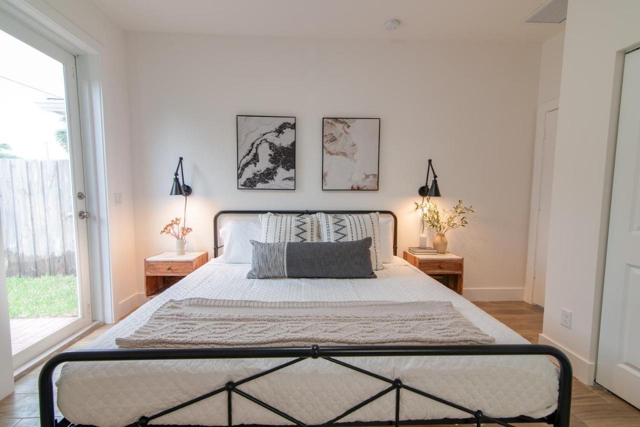 Private Cottage - King Beds, Brand New, Near Beach, Golfing, Shopping & Restaurants Lake Worth Beach Exterior foto